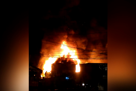 Huge fire in Manila destroys over 1,000 homes