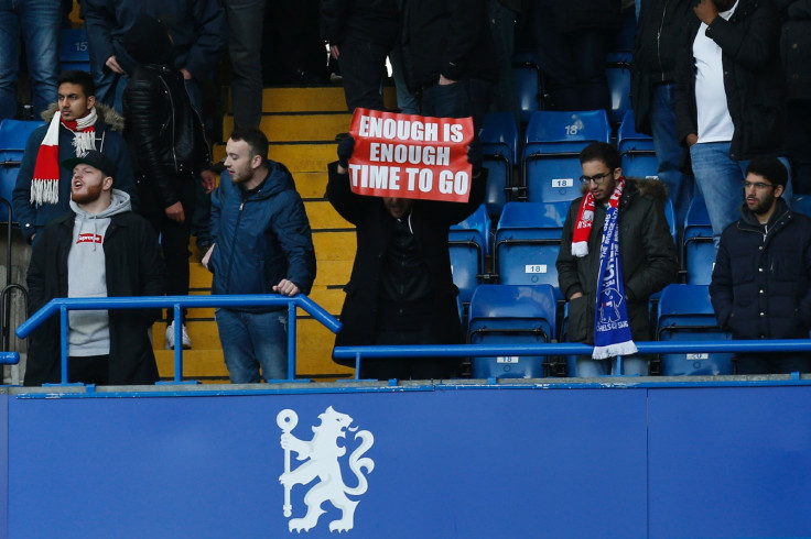 Arsenal fan displays banner