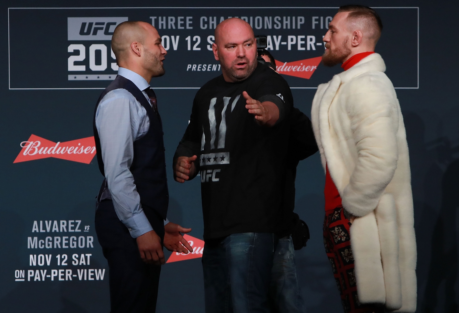 Conor McGregor vs Floyd Mayweather: Dana White insists fight has to involve UFC1600 x 1091