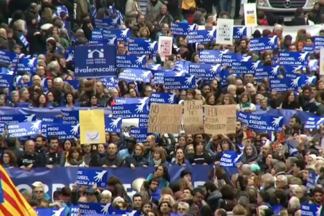 Thousands march through streets of Barcelona demanding more refugee intake by Spain