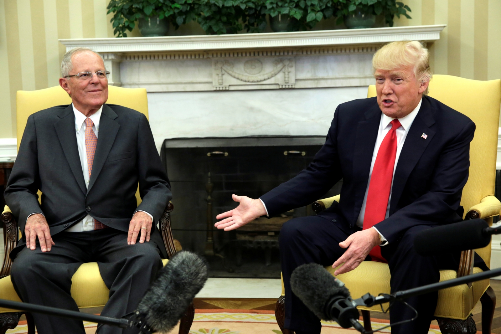 'We prefer bridges to walls' Peruvian president tells Donald Trump ...