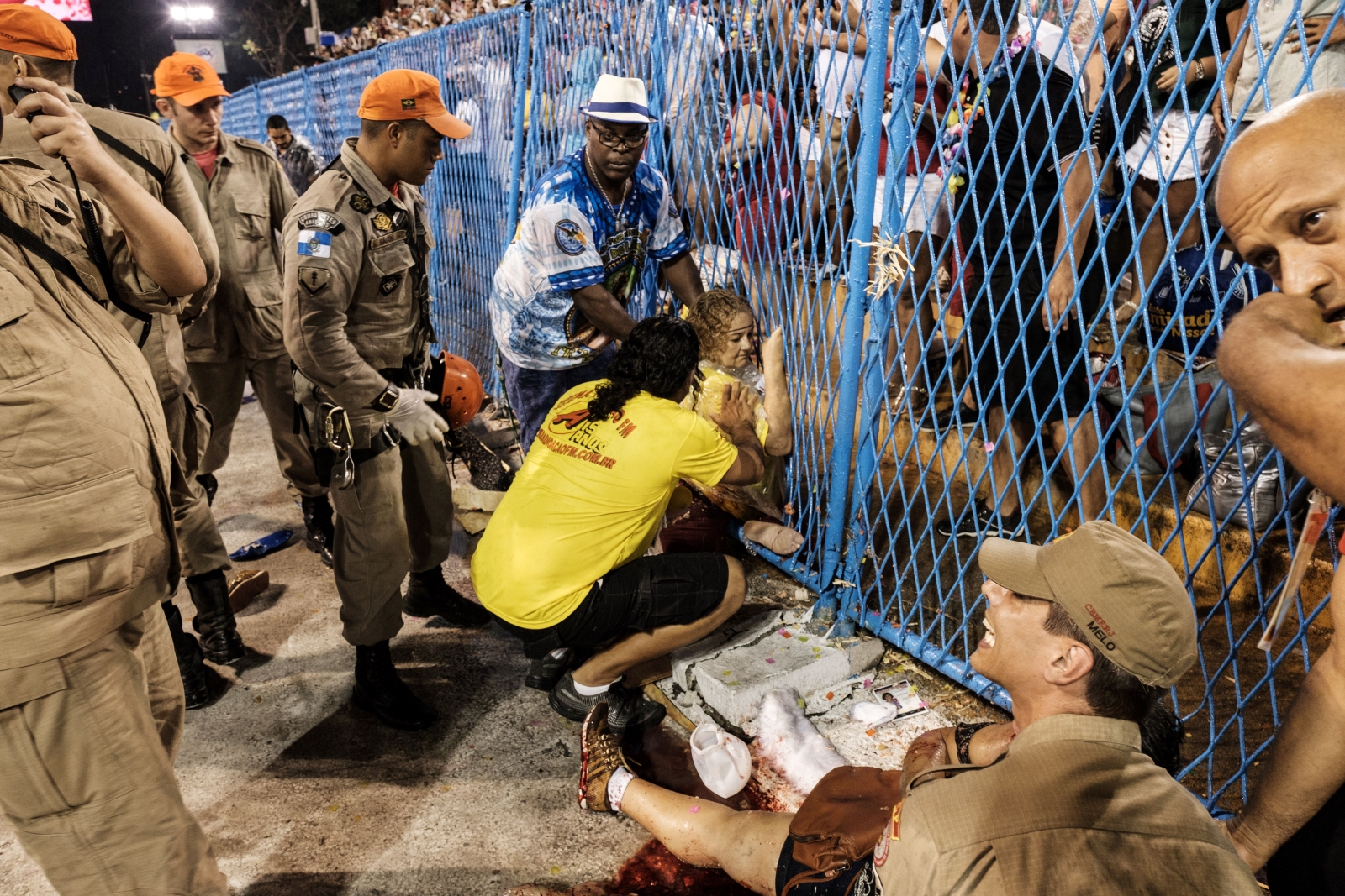 Photos Rio de Janeiro carnival parade goes on after float crashed