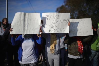 Refugee women in Calais