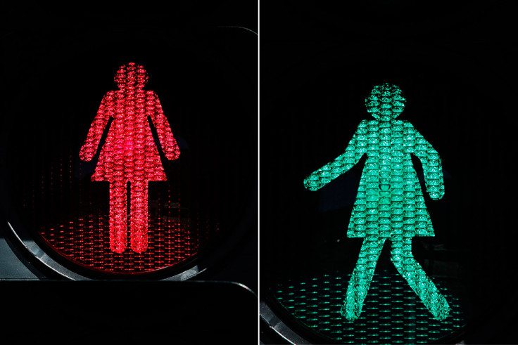 Female traffic light signals
