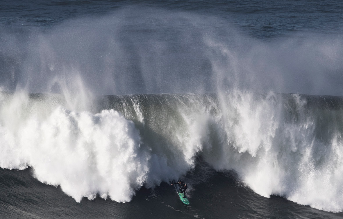 how-sudden-winds-whip-up-deadly-rogue-ocean-waves