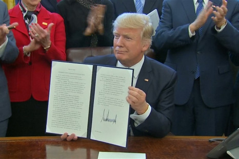 Trump Signs Executive Order For "Lean" Government