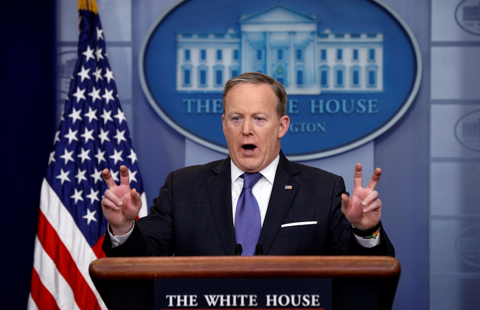 'Spicey out': Twitter goes bonkers after Sean Spicer resigns as White ...