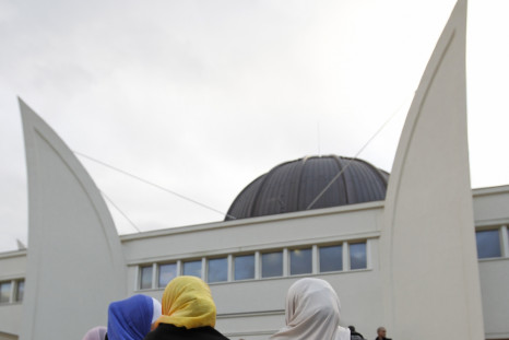 Women mosque France 