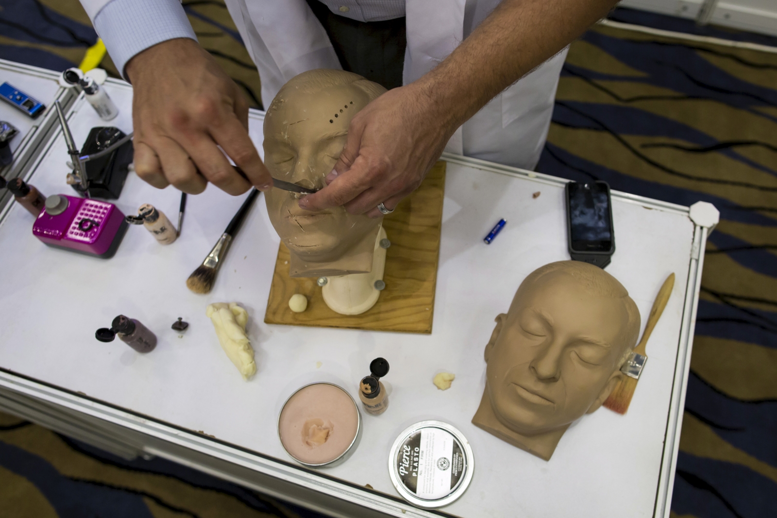 China's funeral parlours are using 3D printing to reconstruct faces for corpses