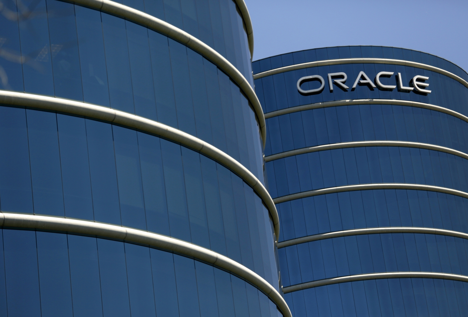 Oracle reports rise in profits and revenues for third quarter
