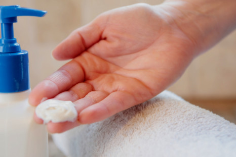 skin cream moisturiser dispenser hand towel