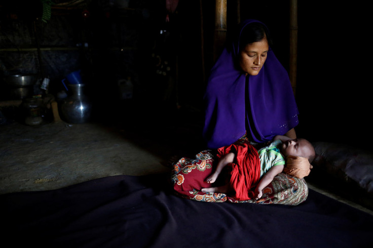 Young Rohingya mothers