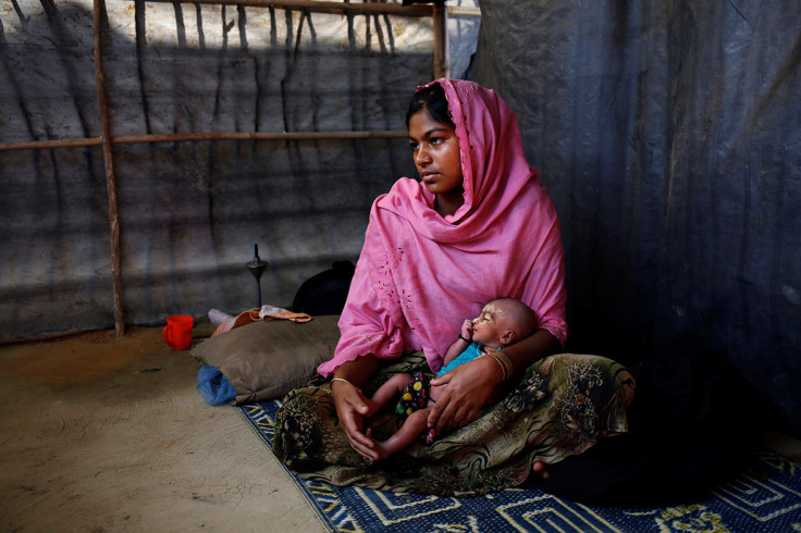 Young Rohingya mothers