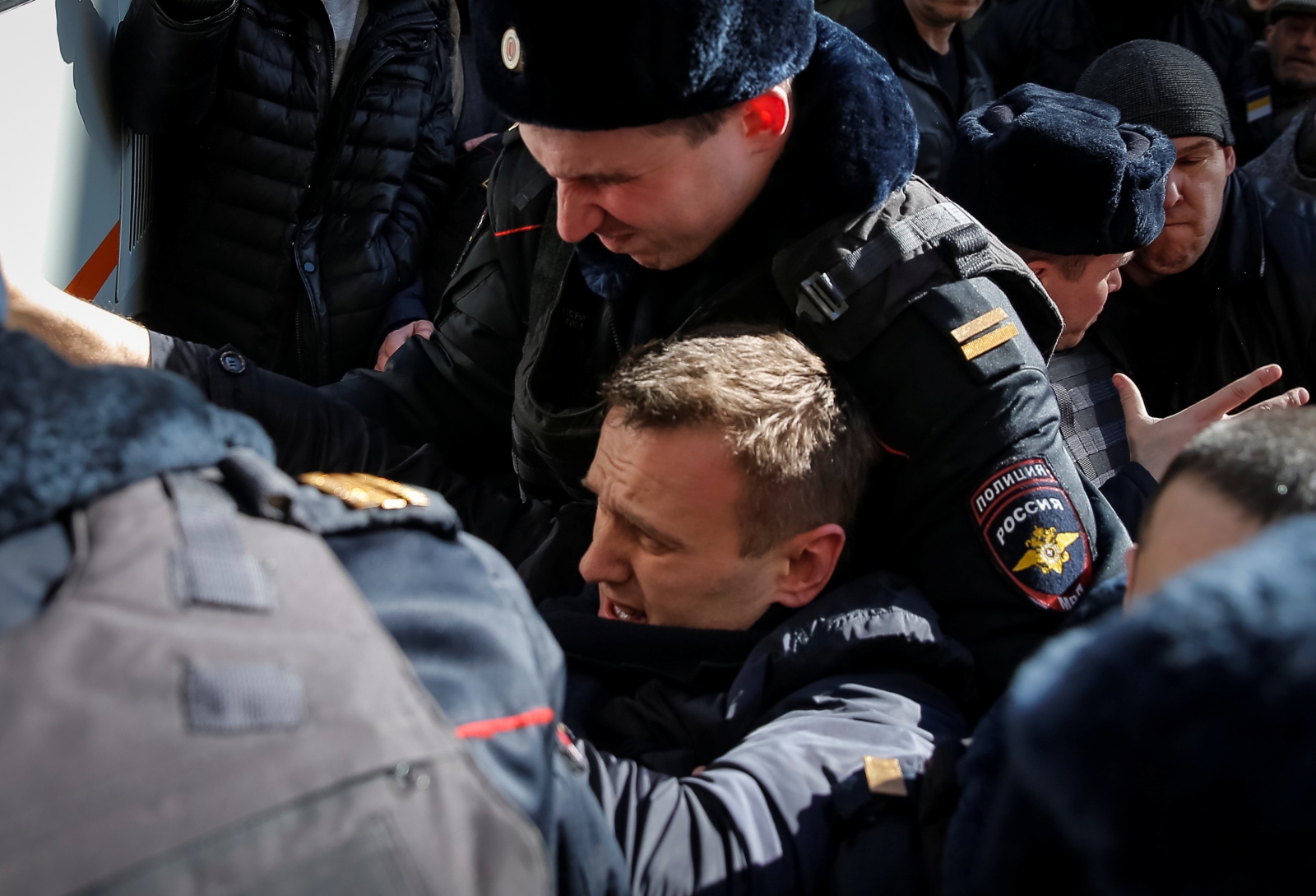 Putin critic Alexei Navalny arrested at anti-corruption