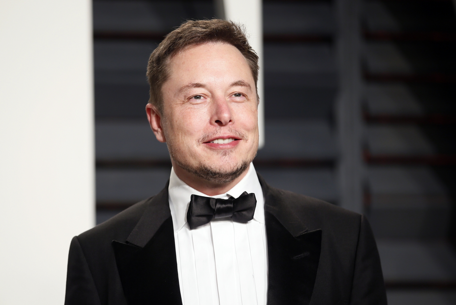 Why is Elon Musk afraid of AI and what is neural lace?