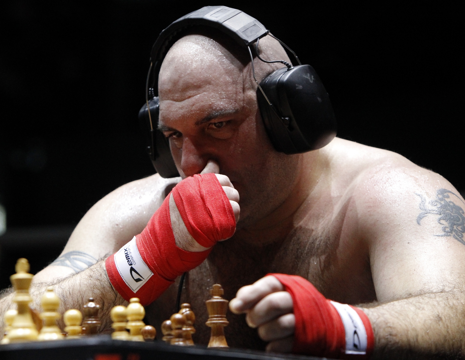 Brexit battle: Ukip MEP and Lib Dem activist stage chessboxing bout at York Hall1600 x 1241