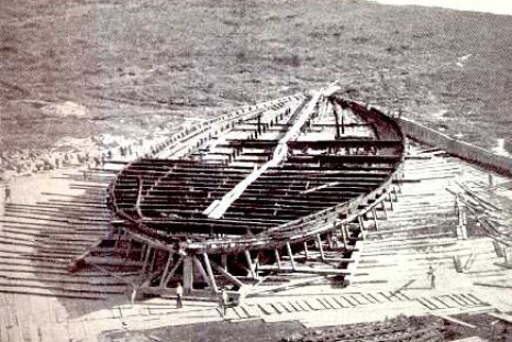 Caligula boat