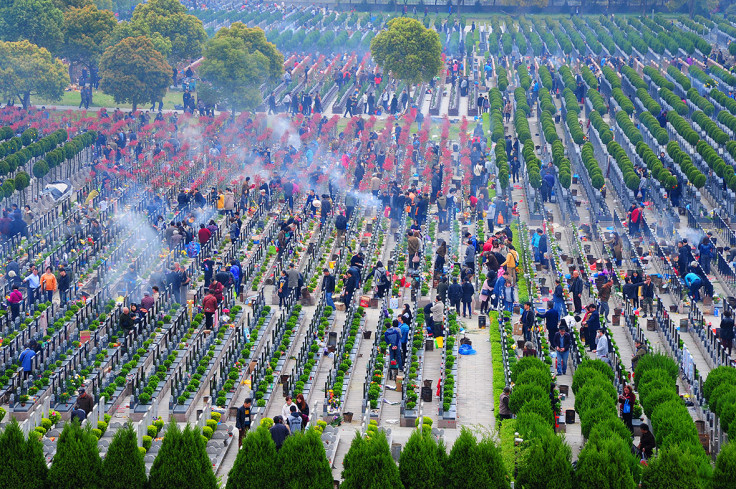 Qingming tomb sweeping festival