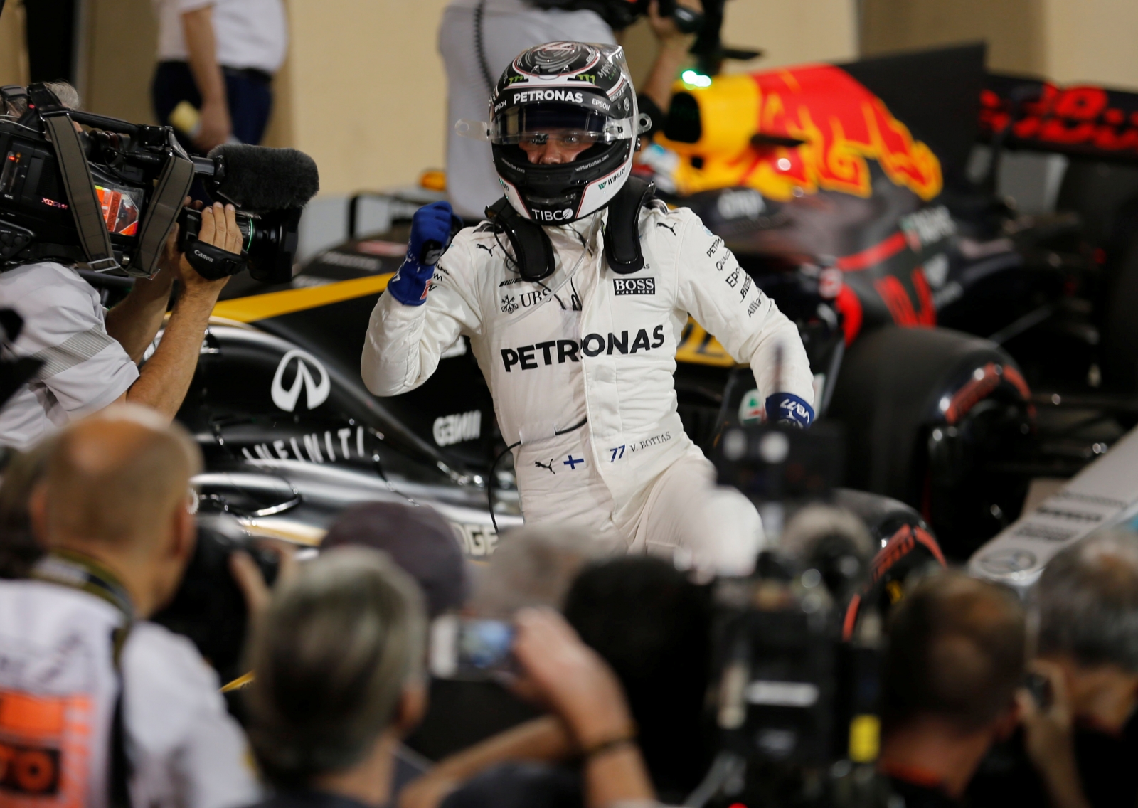 Valtteri Bottas Edges Lewis Hamilton To Seal Maiden Career Pole At The ...