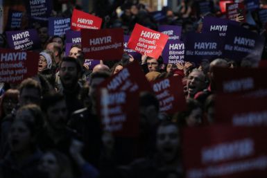 Turkey referendum protests
