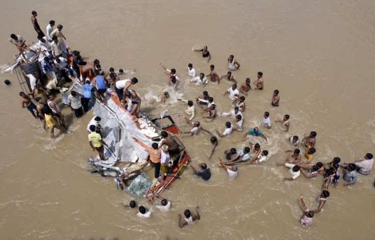 India bus accident