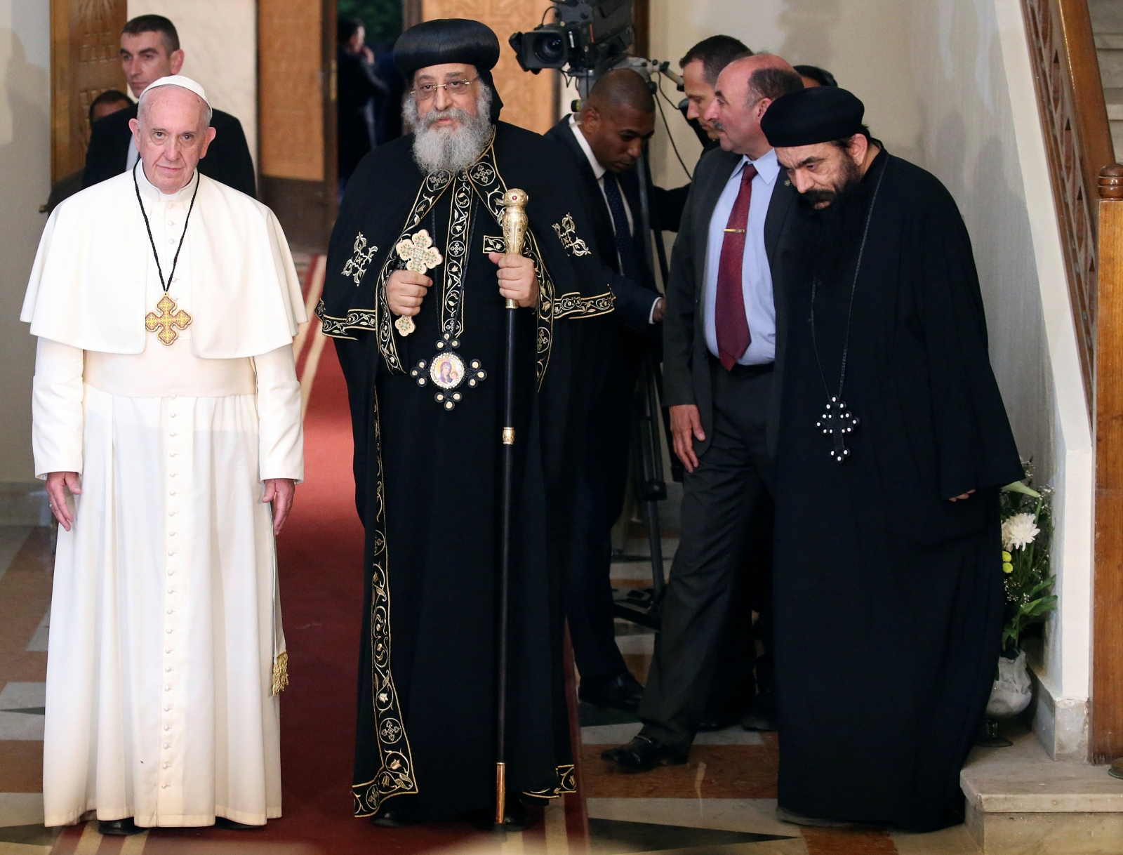 Pope Francis on first papal trip to Egypt in 20 years condemns 'rise of ...