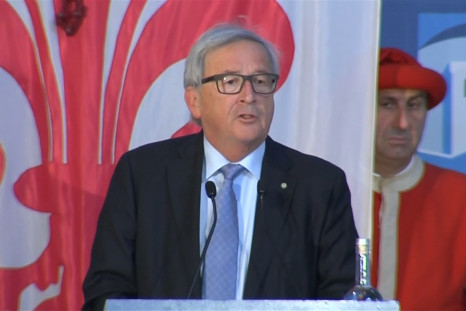 Juncker chooses French as English is 'losing importance