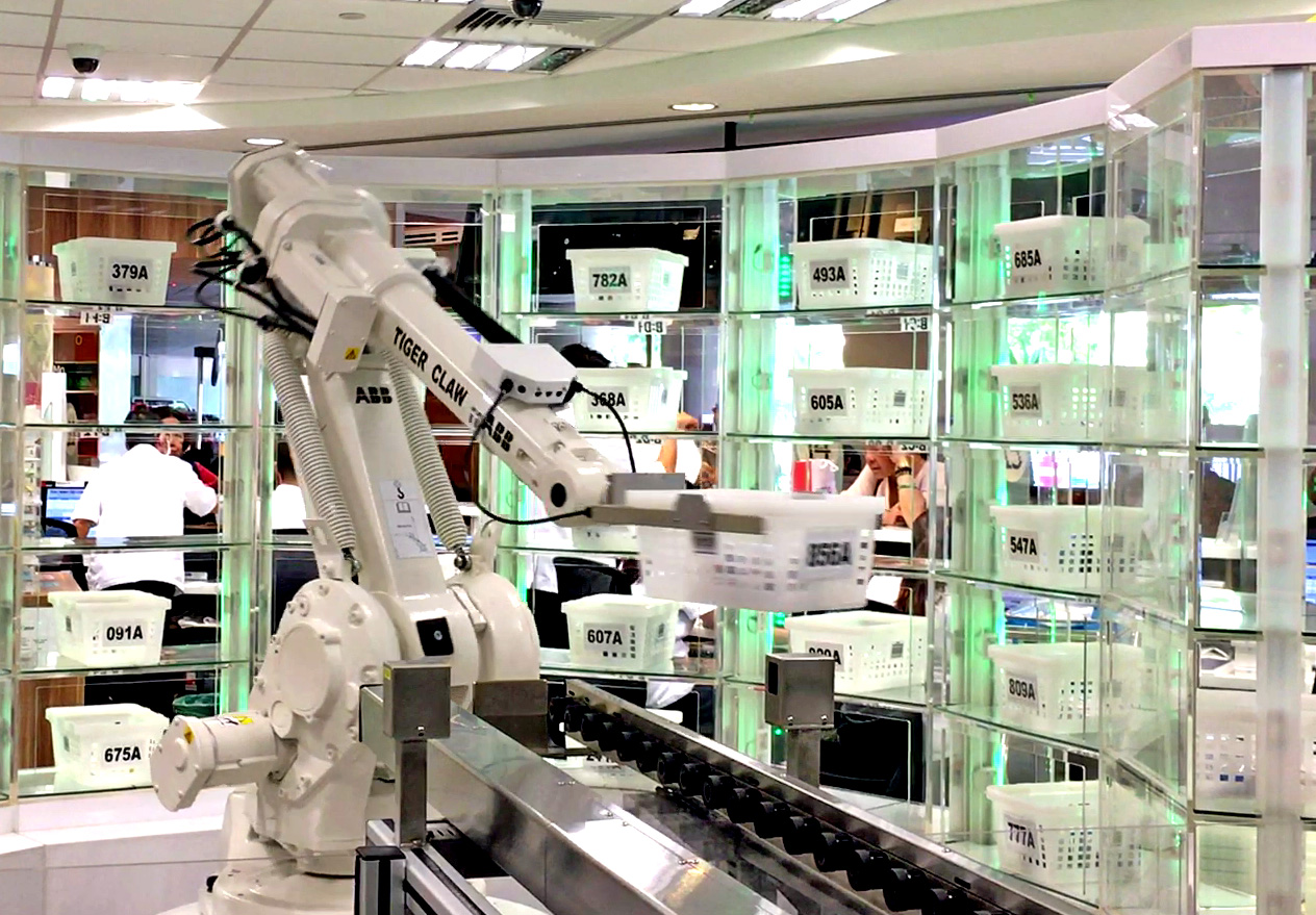 robots in pharmacy