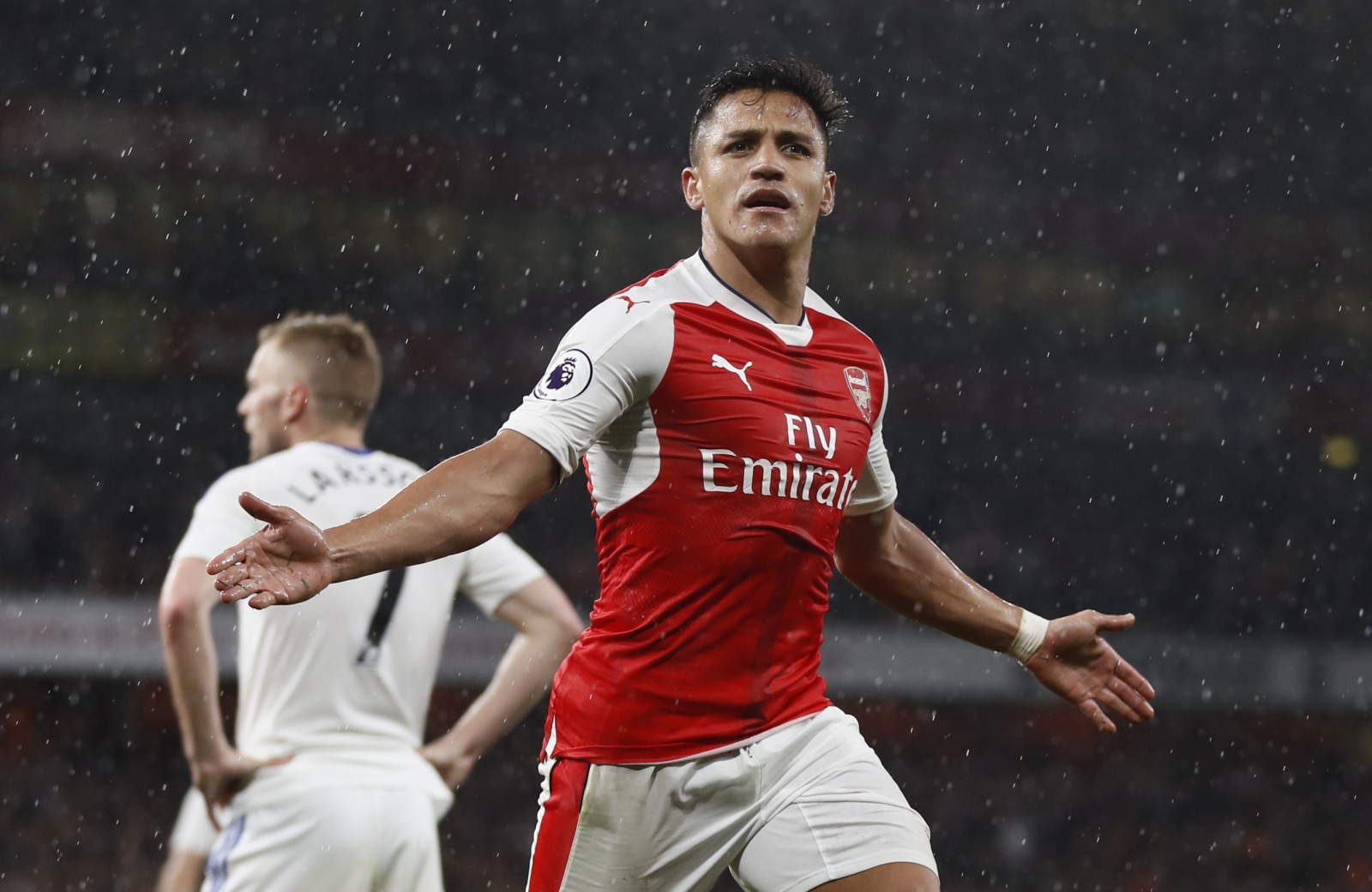 Alexis Sanchez discusses Arsenal future and slams fan protests against Arsene Wenger