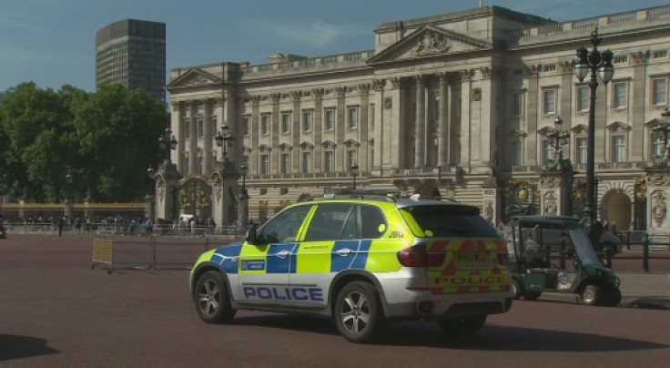 Police and soldiers at Buckingham Palace