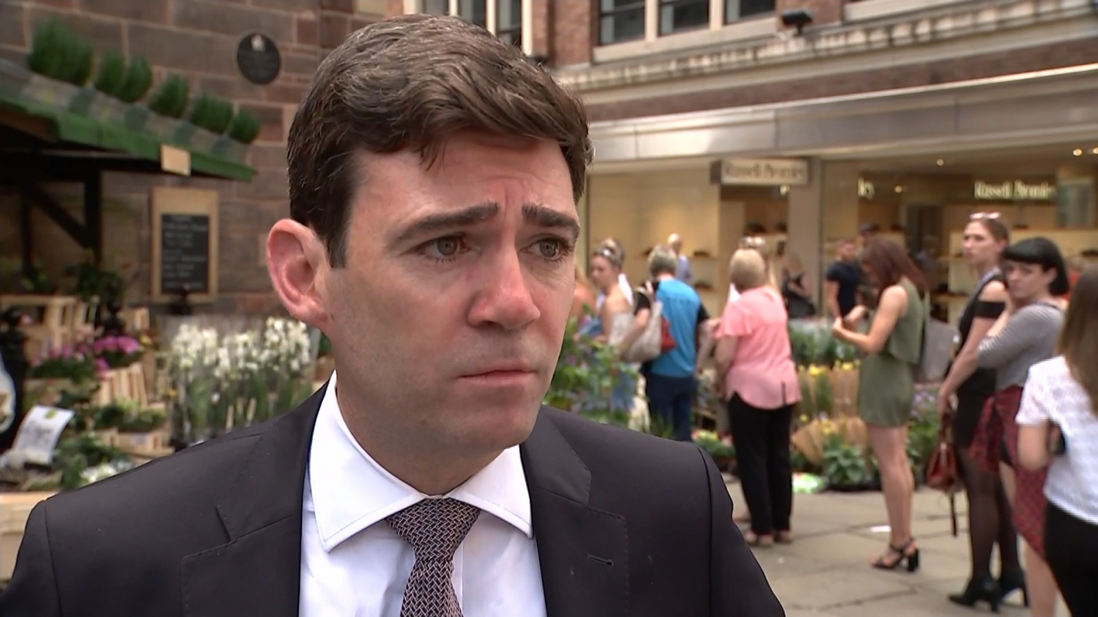 https://d.ibtimes.co.uk/en/full/1615514/mayor-andy-burnham-praises-inspirational-people-manchester-after-attack.jpg