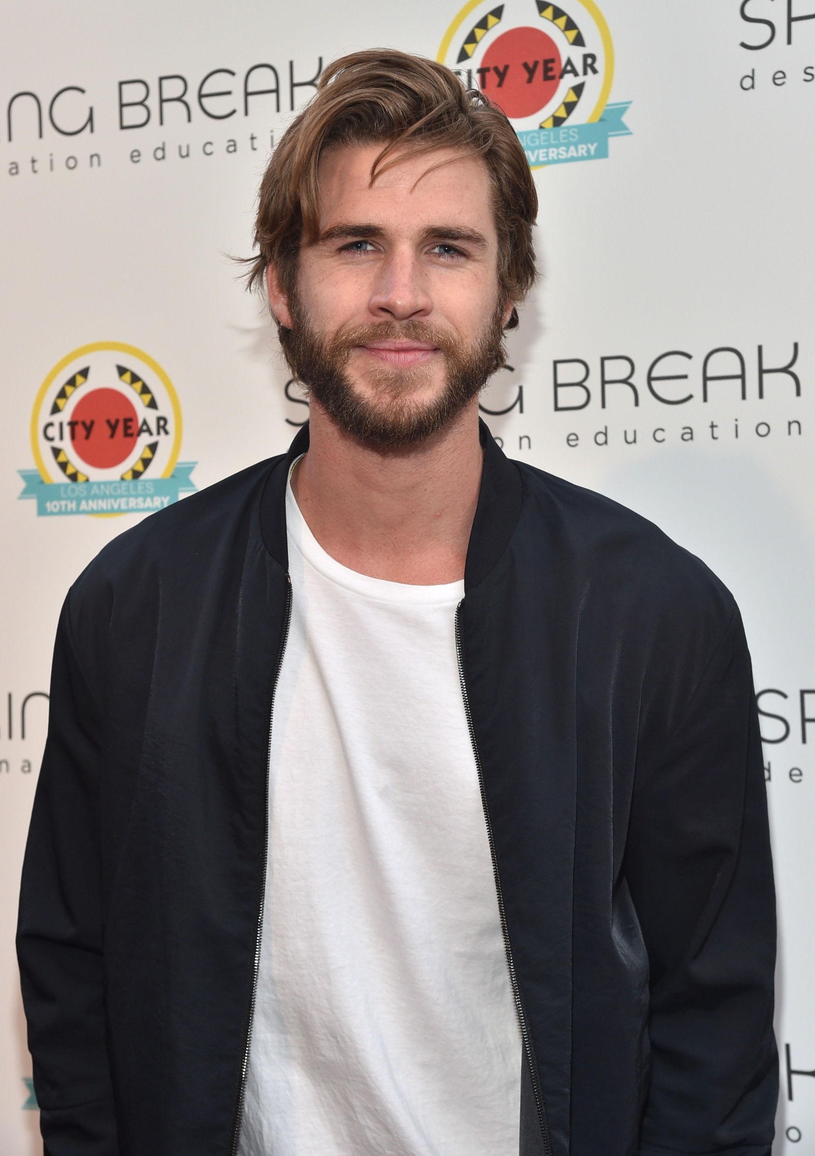 Liam Hemsworth  Eiza Gonzalez 