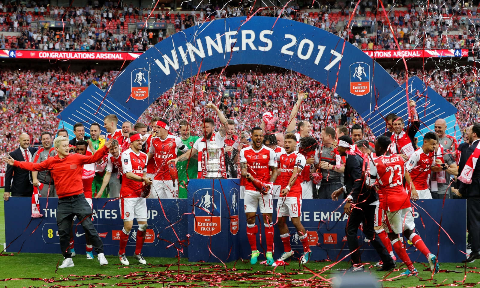 Arsenal win record 13th FA Cup as Aaron Ramsey header sinks 10man