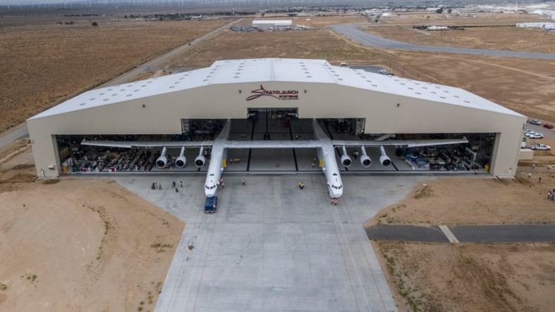 World's biggest plane Stratolaunch