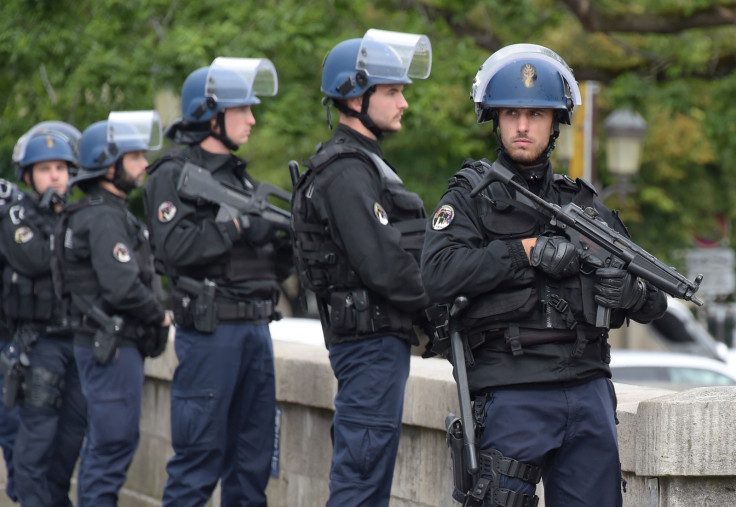 Notre Dame Paris Police France