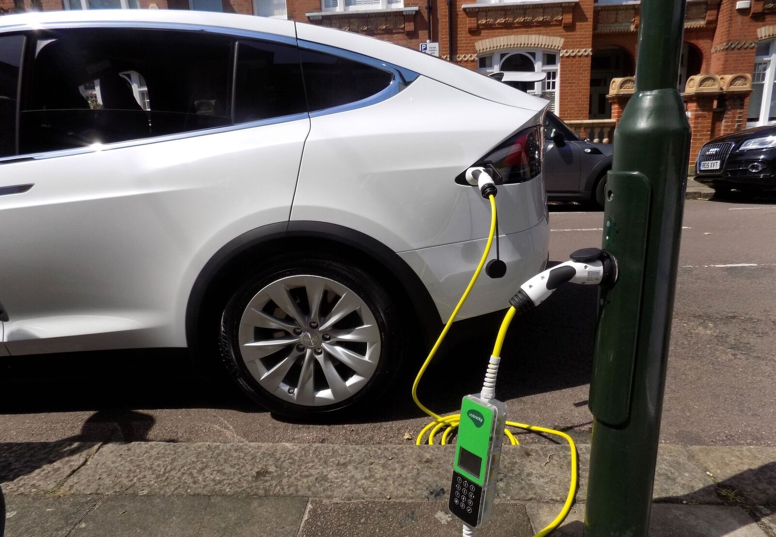 Tesla Model X with Ubtricity lamppost charger Tesla Model X with Ubtricity lamppost charger