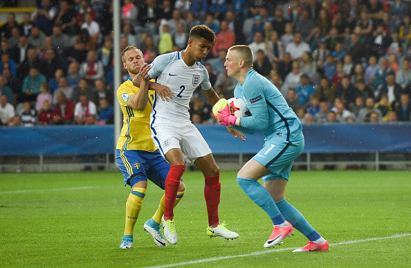 Mason Holgate and Jordan Pickford