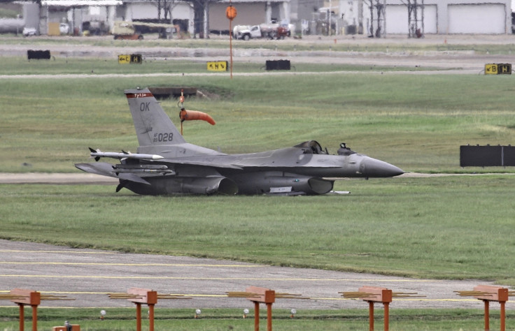 F-16 at Ellington Airfield