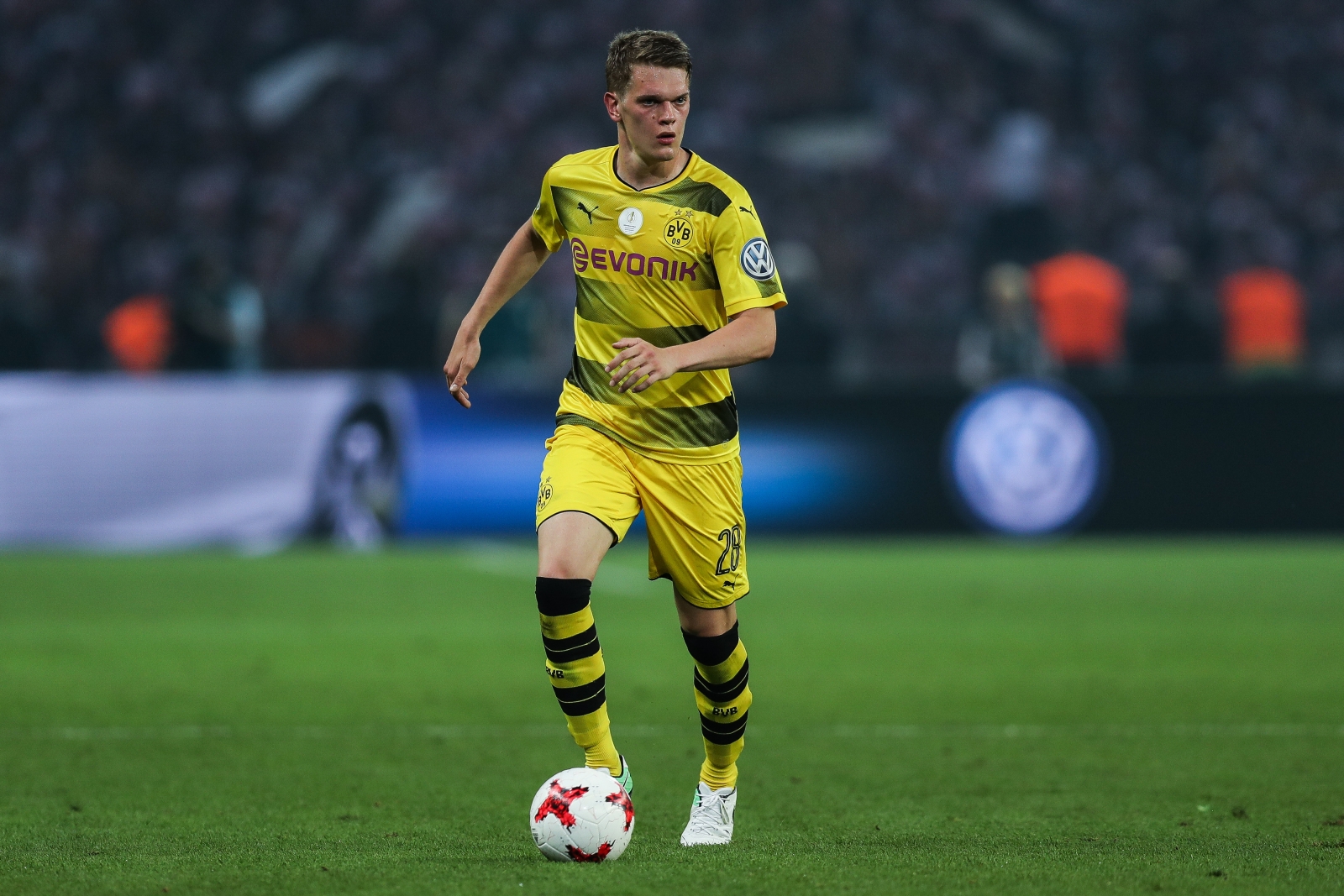 Tottenham Hotspur make offer for Borussia Dortmund defender Matthias ...