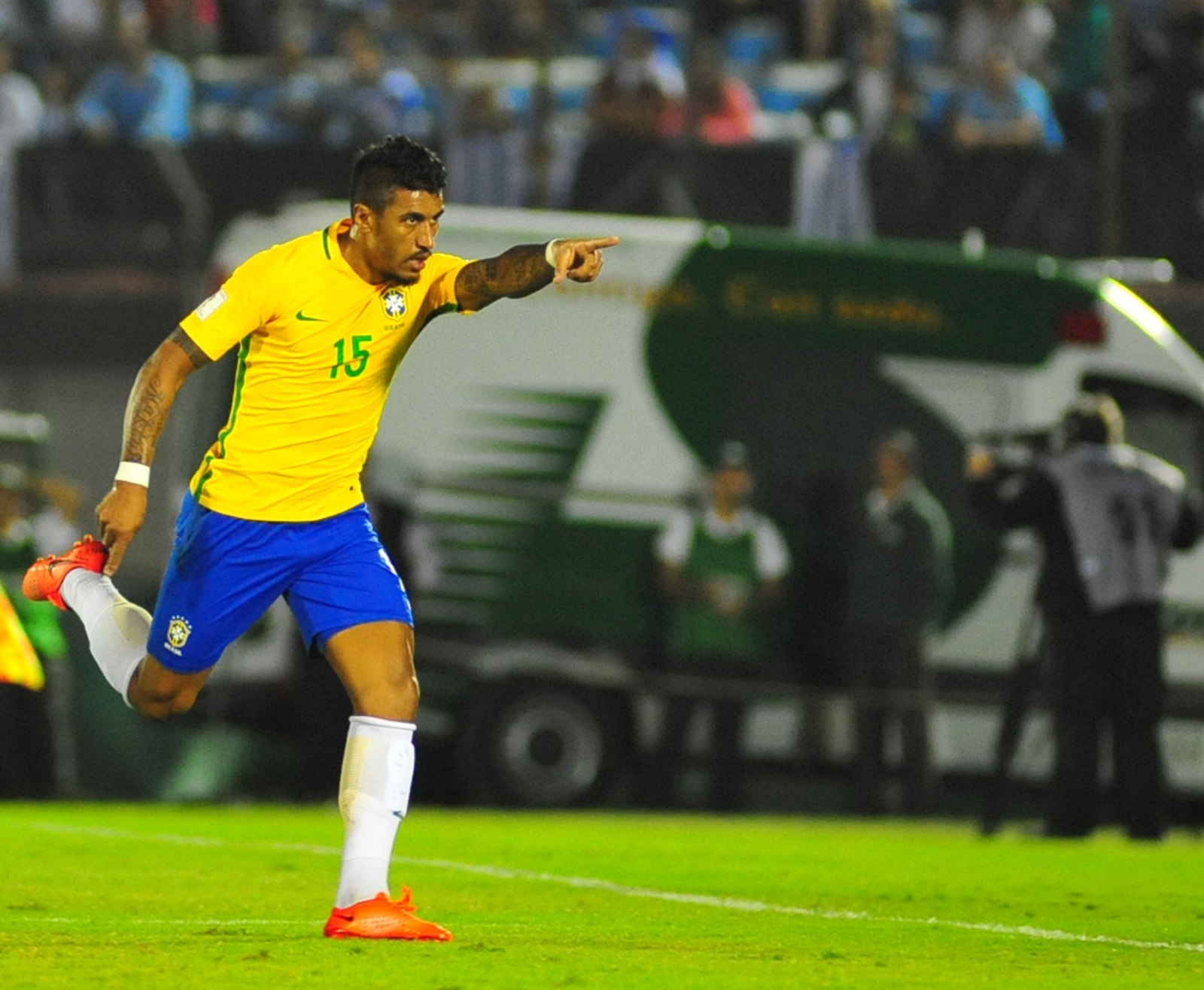 Rivaldo Encourages Barcelona To Complete £35.5m Signing Of Paulinho ...