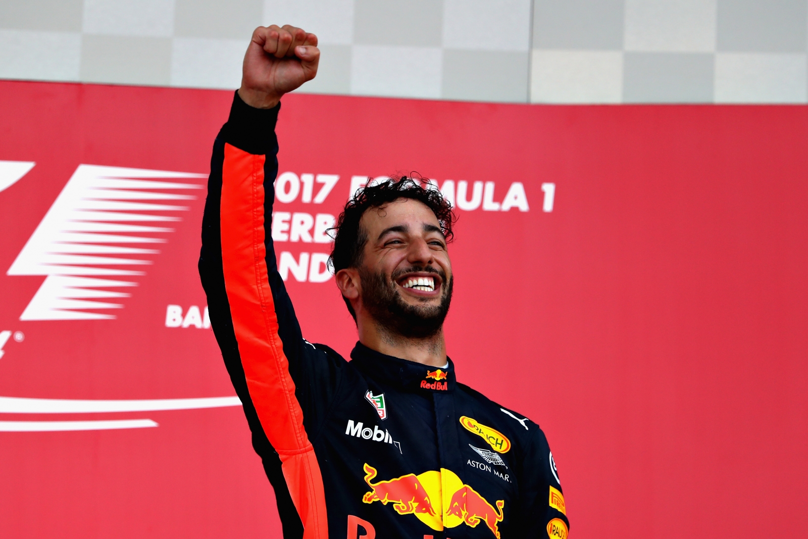 Daniel Ricciardo wins Azajerbajn Grand Prix after Sebastian Vettel and ...