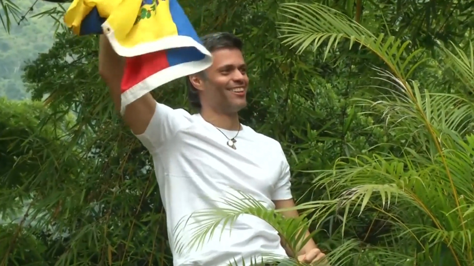 venezuelas-freed-opposition-politician-lopez-makes-public-appearance-under-house-arrest