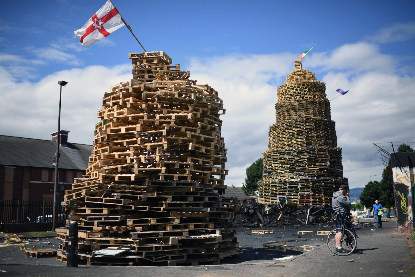 northern-ireland-loyalists-prepare-to-mark-the-eleventh-night-by