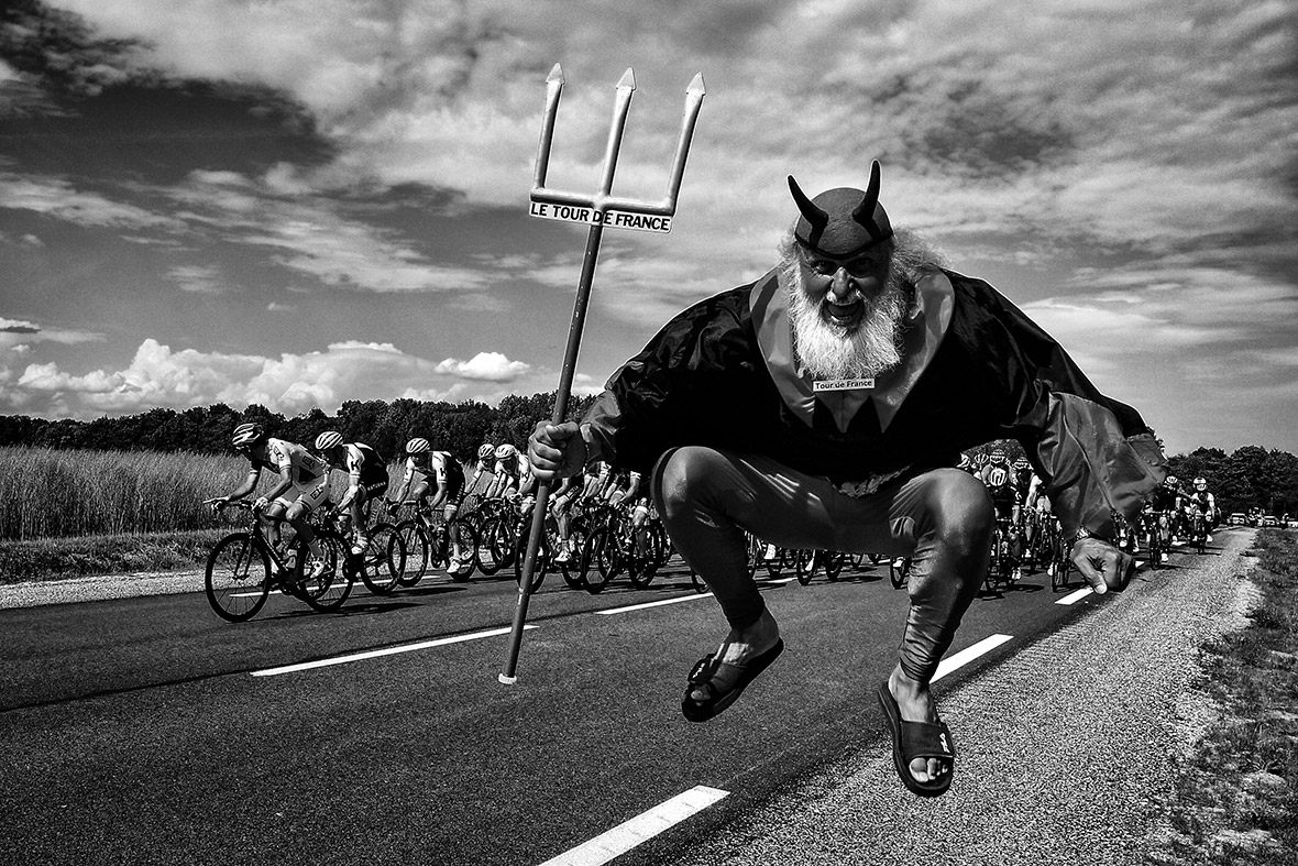 Tour de France 2017 black and white