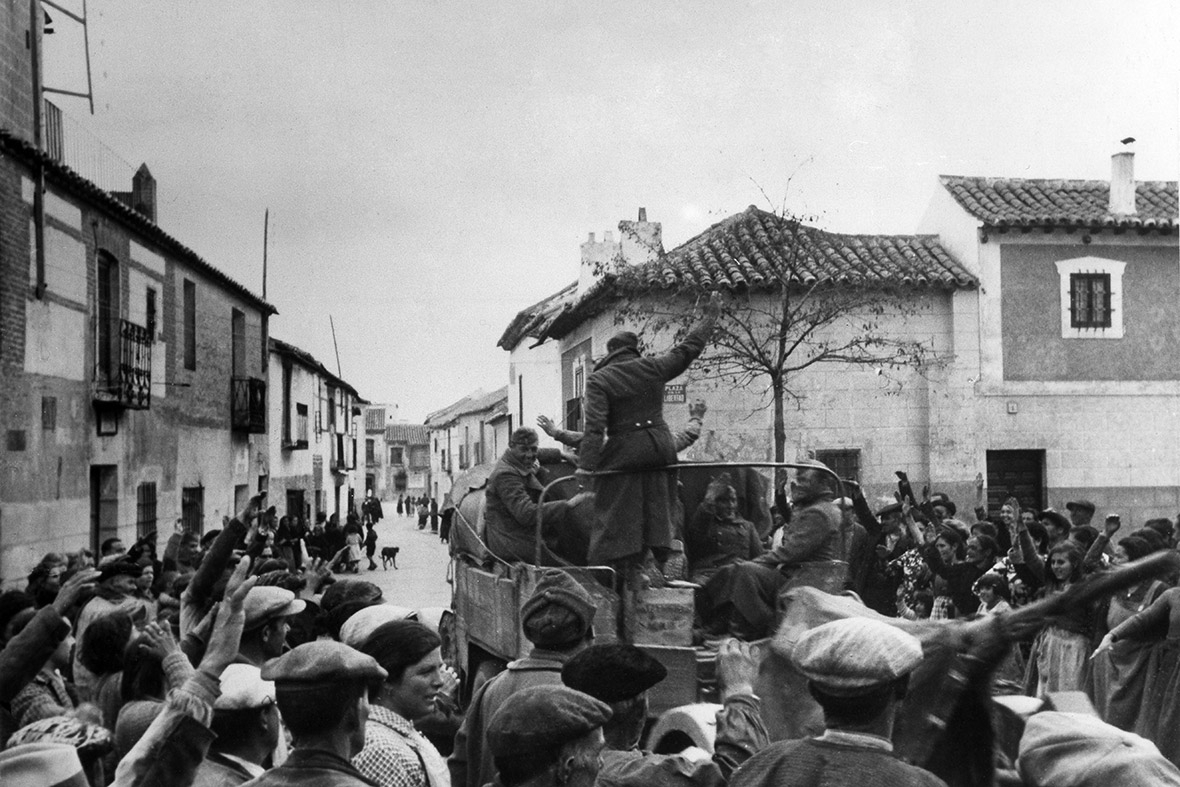 spanish-civil-war-50-powerful-photos-of-the-horrific-conflict