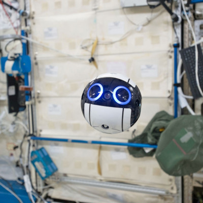 ISS Japanese camera bot