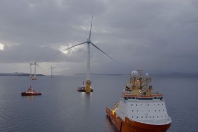 world's first floating offshore wind farm Hywind