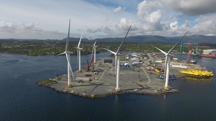 world's first floating offshore wind farm Hywind