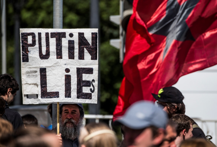 Putin Lies sign