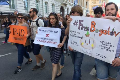 Free Bogatov campaigners in Moscow 